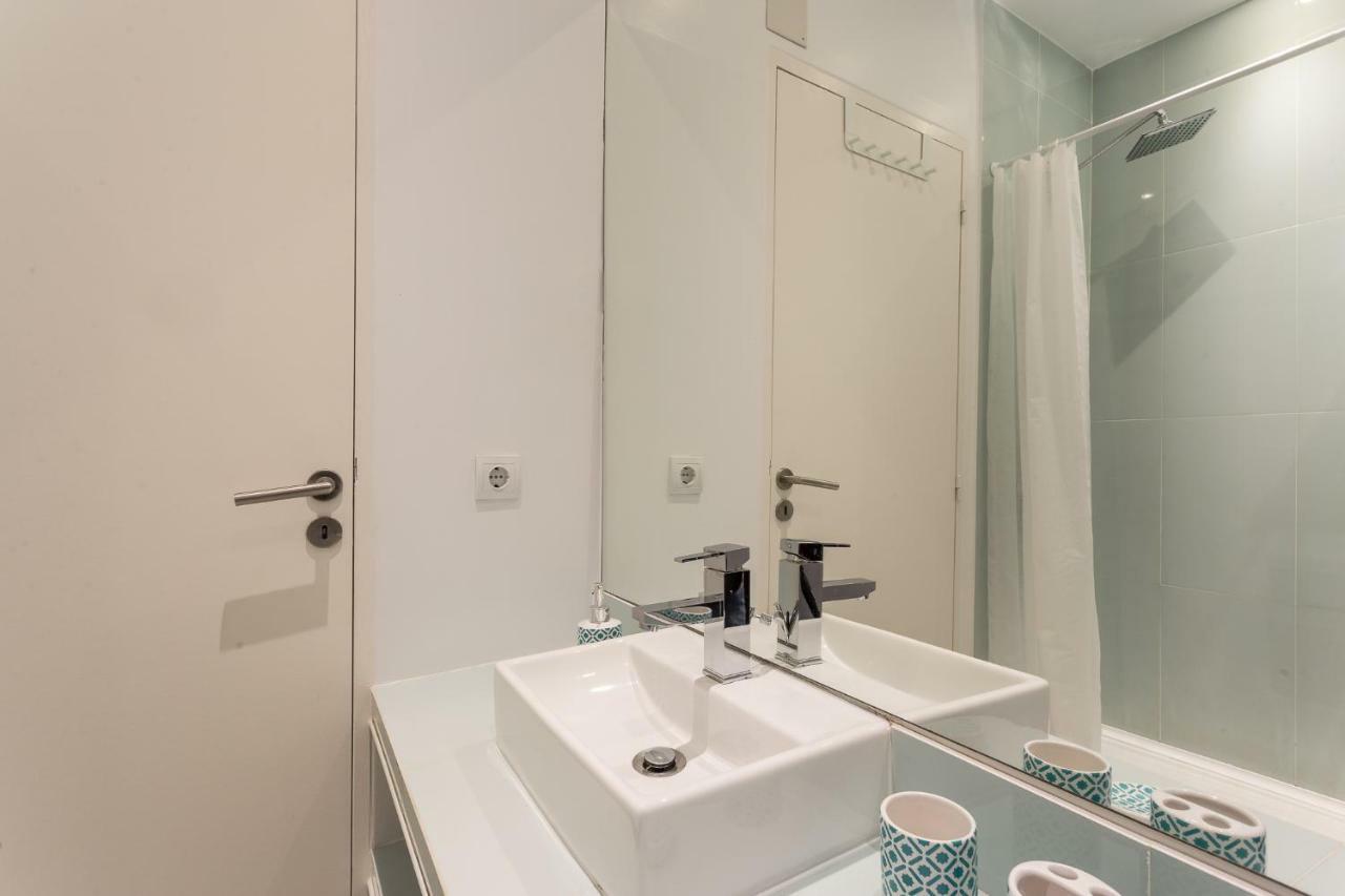 Three Bedroom Apartment In Historical Centre -Bairro Alto Lissabon Exterior foto